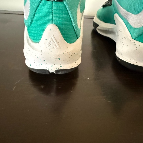 Nike Sneakers Size 8 1/2 - Picture 10 of 16